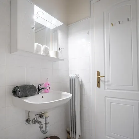 Apartment Attiki Sqr Metro Station 1 Bedrm 3 Pers By Mps Athens